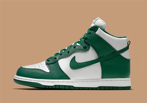 green Nike dunks high